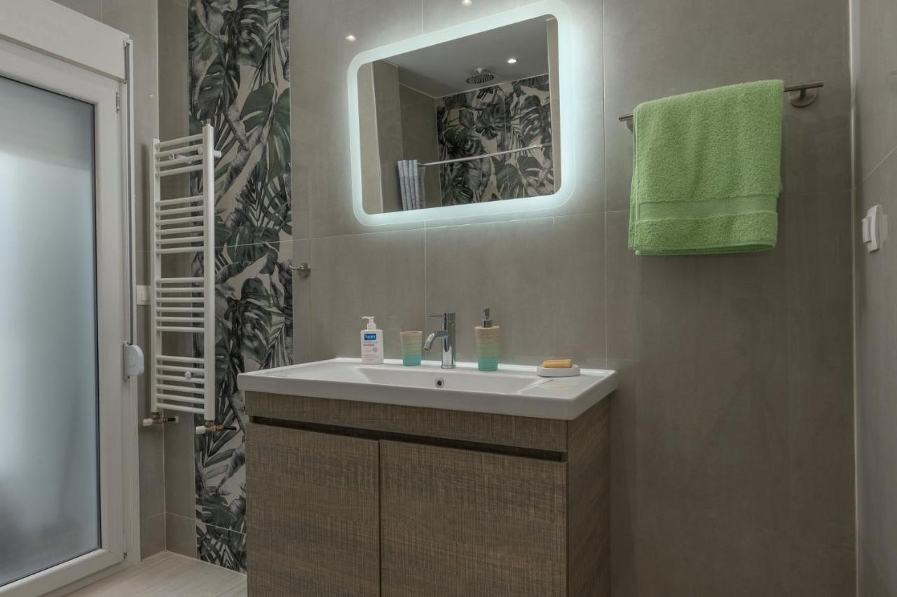 Kosmos Service Apartment City Center 3 With Additional Cost Parking เทสซาโลนิกิ ภายนอก รูปภาพ